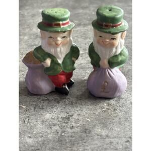 Vtg LEPRECHAUN Salt & Pepper Shakers Ceramic Hand Painted Gold Sack